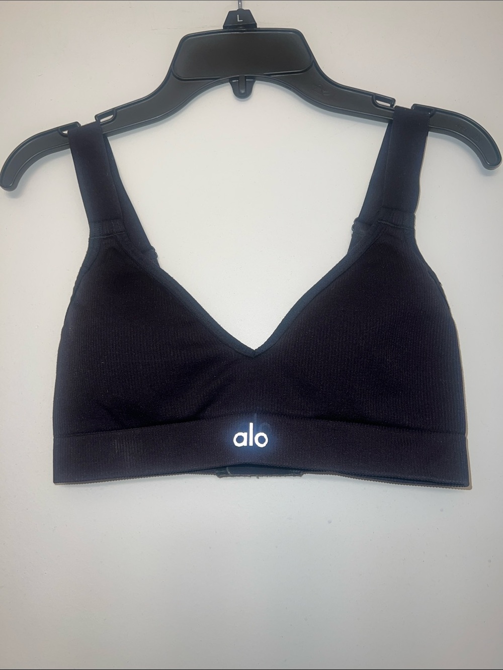 ALO Yoga Black V-Neck Seamless Sports Bra